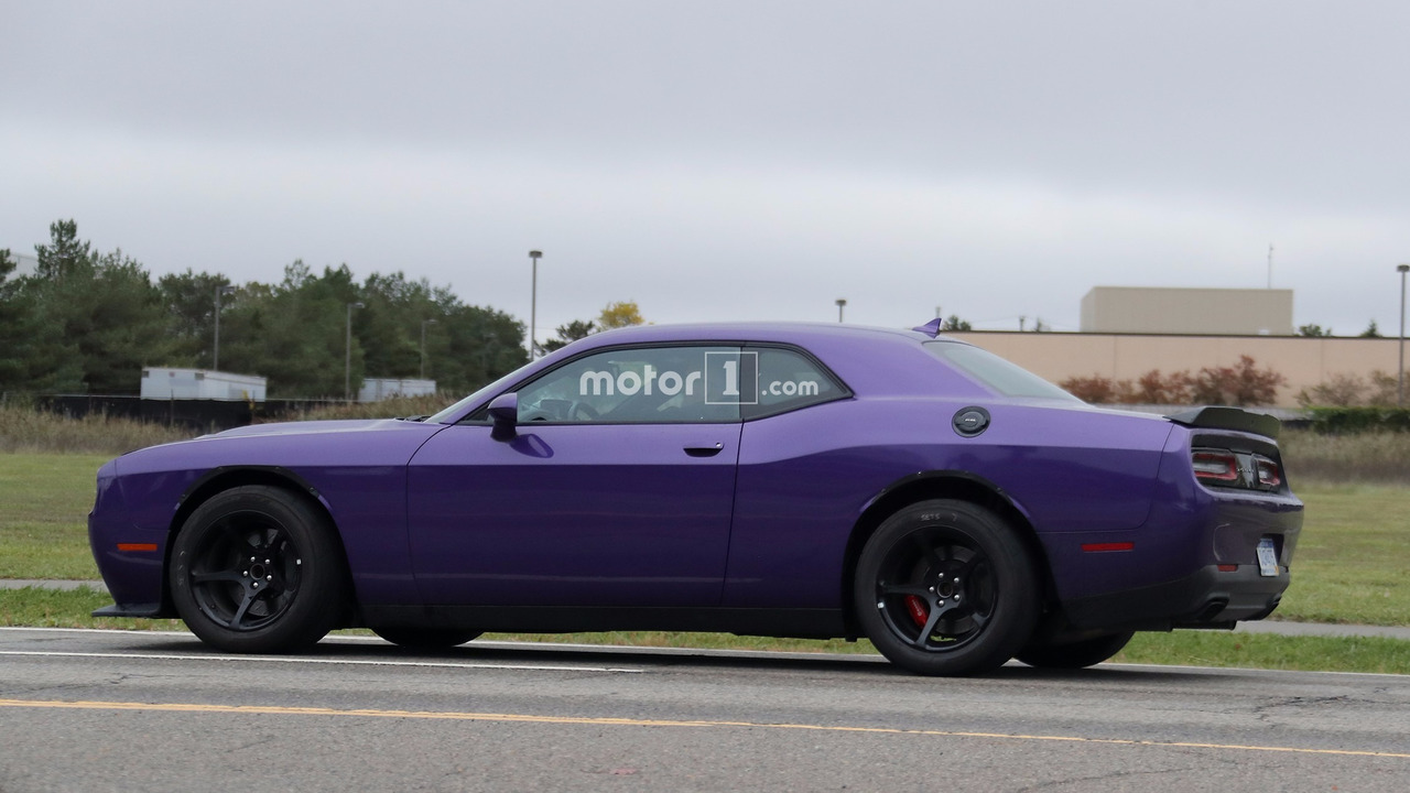 2017-dodge-challenger-adr-spy-photo-10