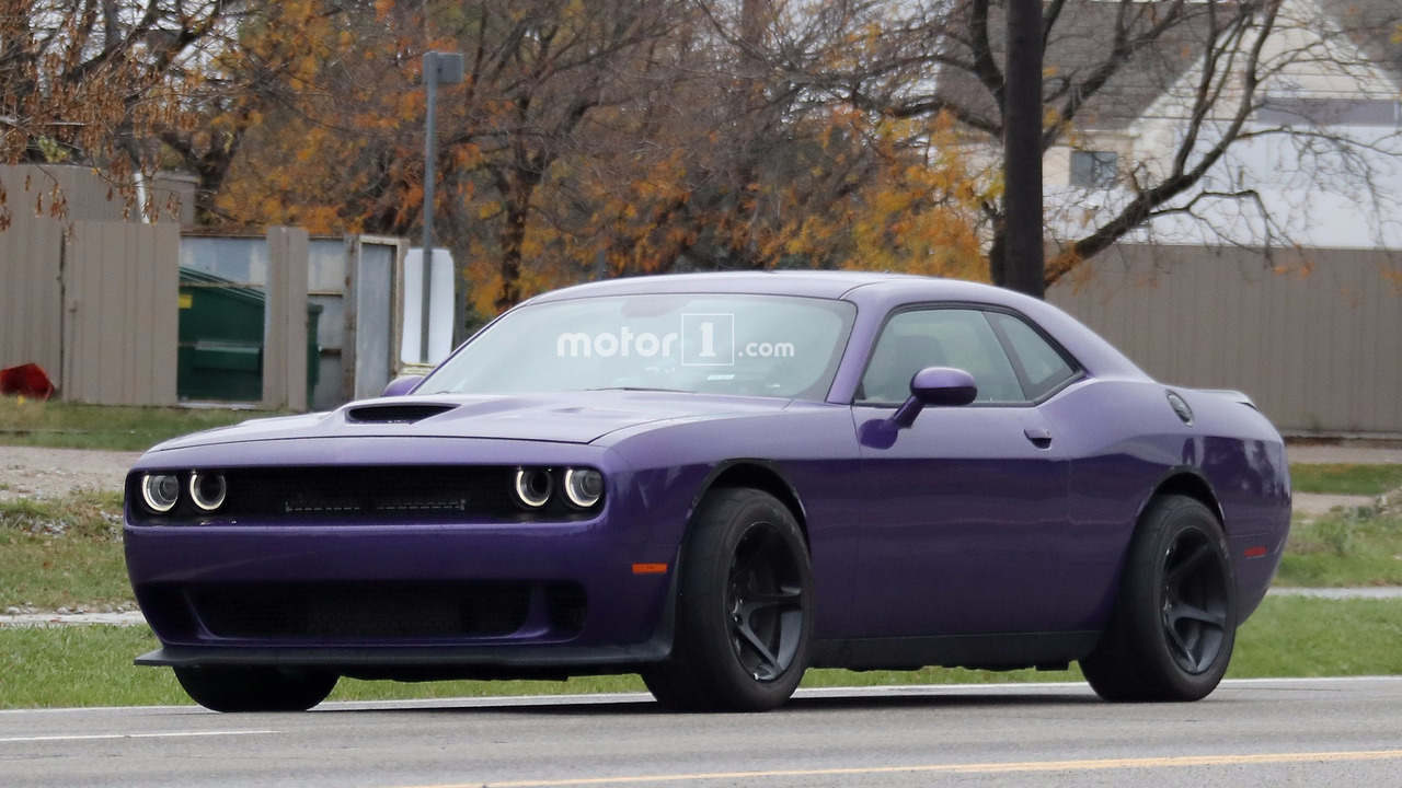 2017-dodge-challenger-adr-spy-photo-4