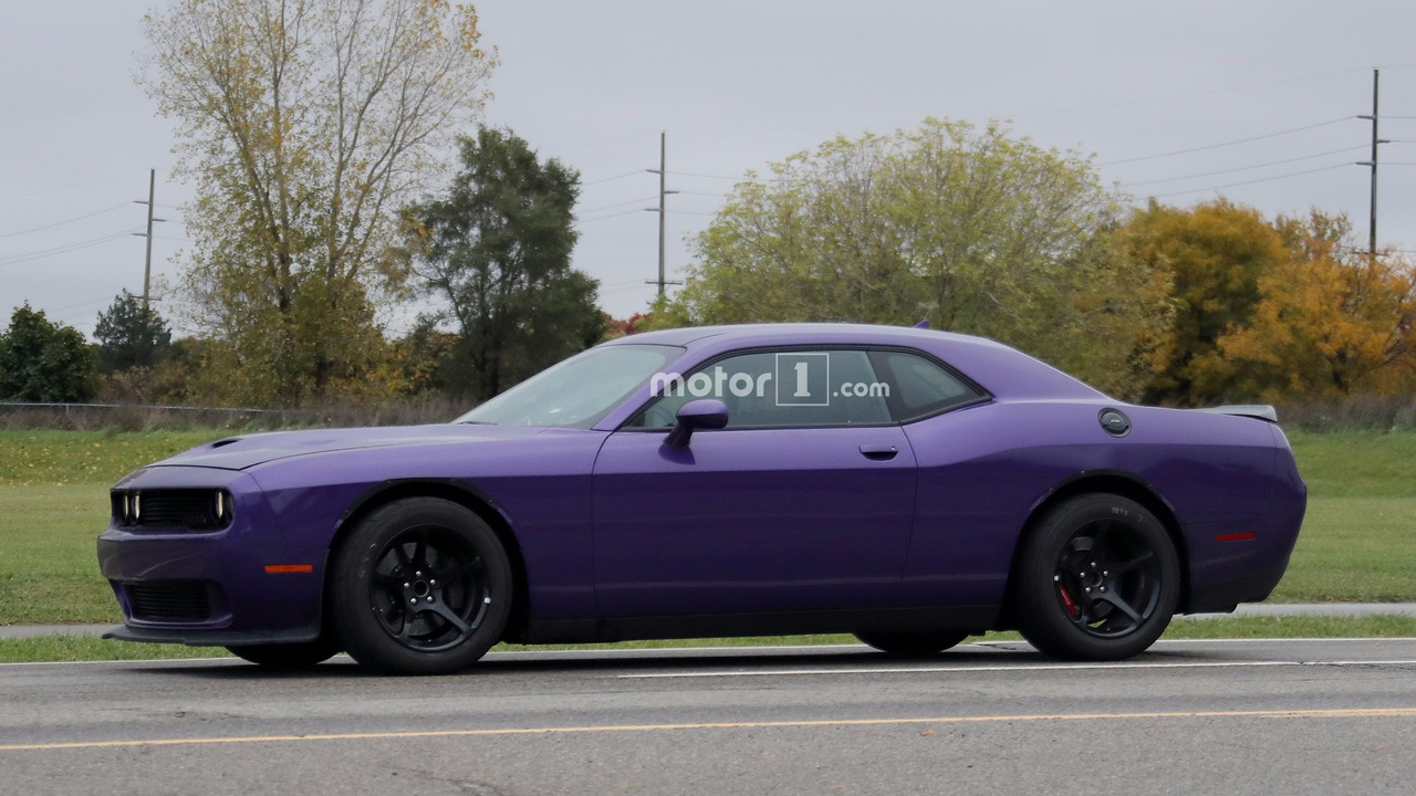 2017-dodge-challenger-adr-spy-photo-8