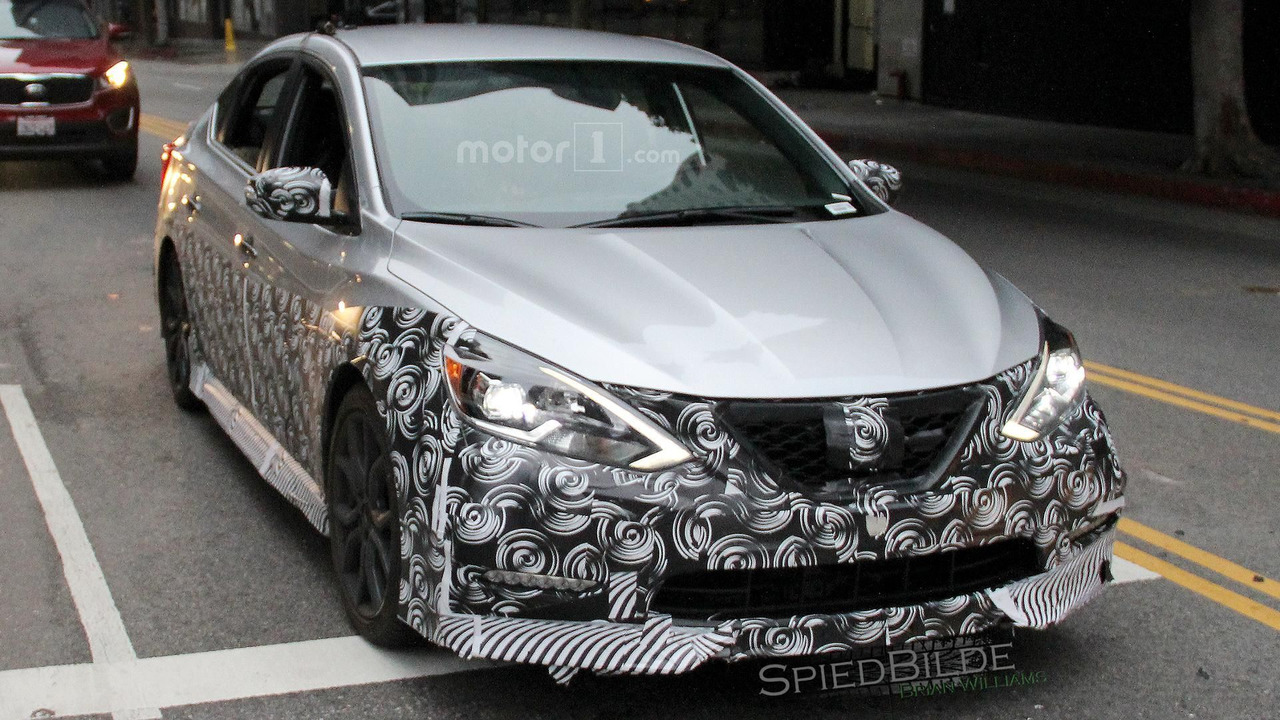 2017-nissan-sentra-nismo-spy-photo-1