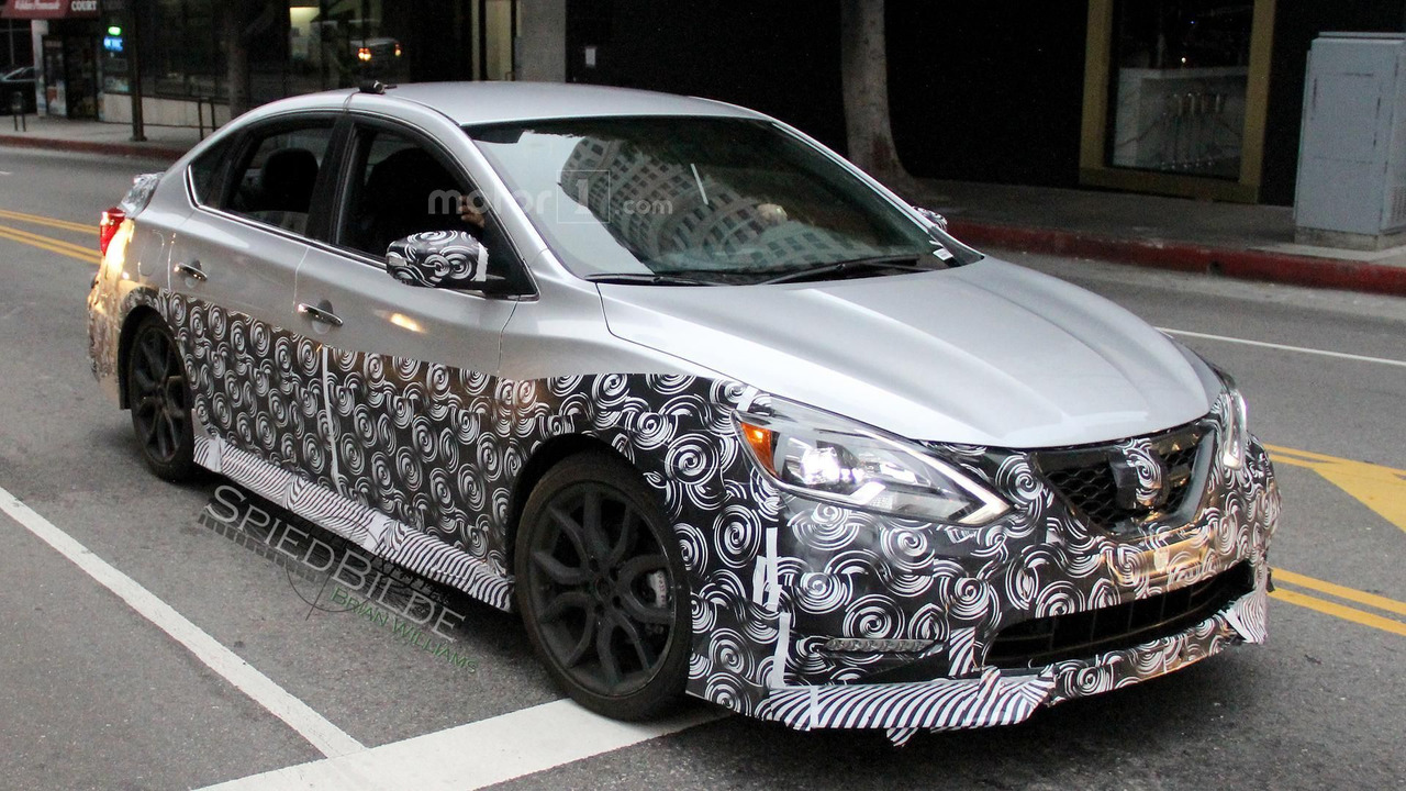 2017-nissan-sentra-nismo-spy-photo-2