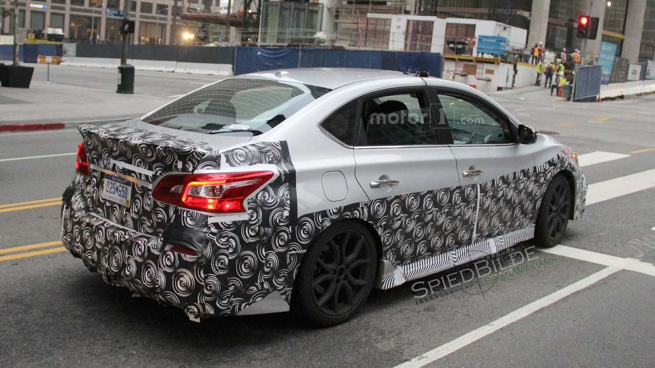 2017-nissan-sentra-nismo-spy-photo-8