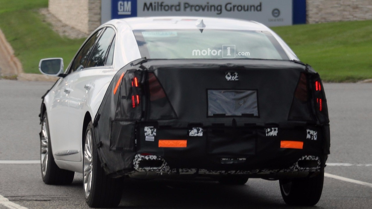 2018-cadillac-xts-spy-shots-3