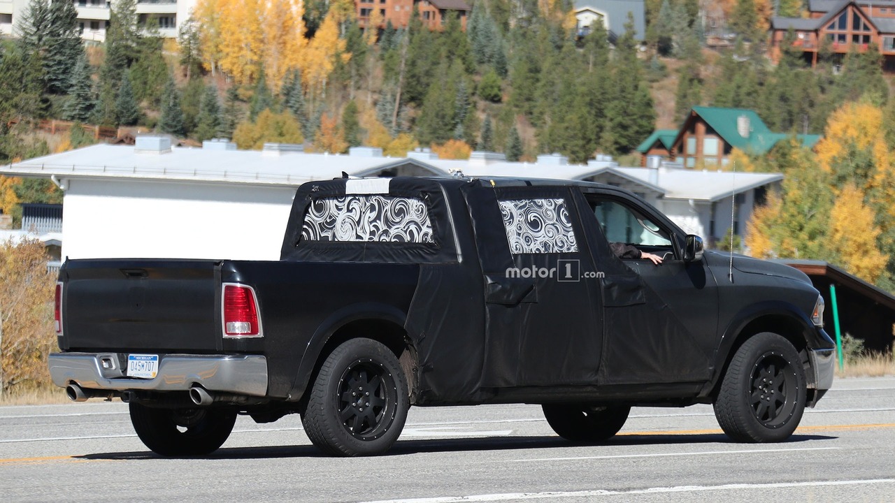 2018-ram-1500-mega-cab-spy-shots-10