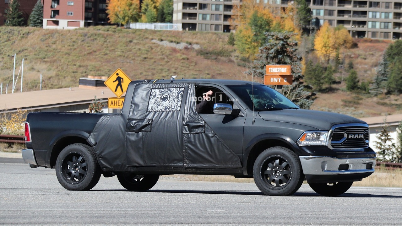 2018-ram-1500-mega-cab-spy-shots-4