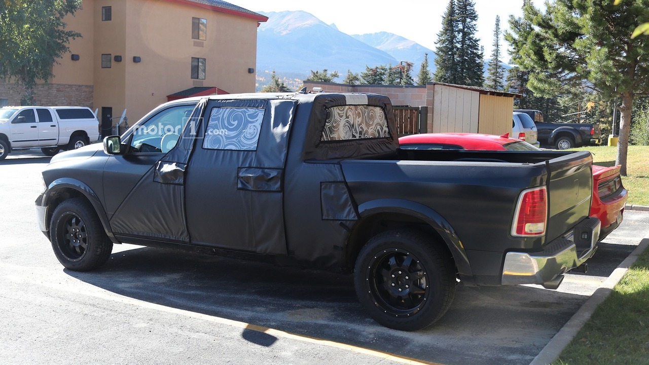 2018-ram-1500-mega-cab-spy-shots-7