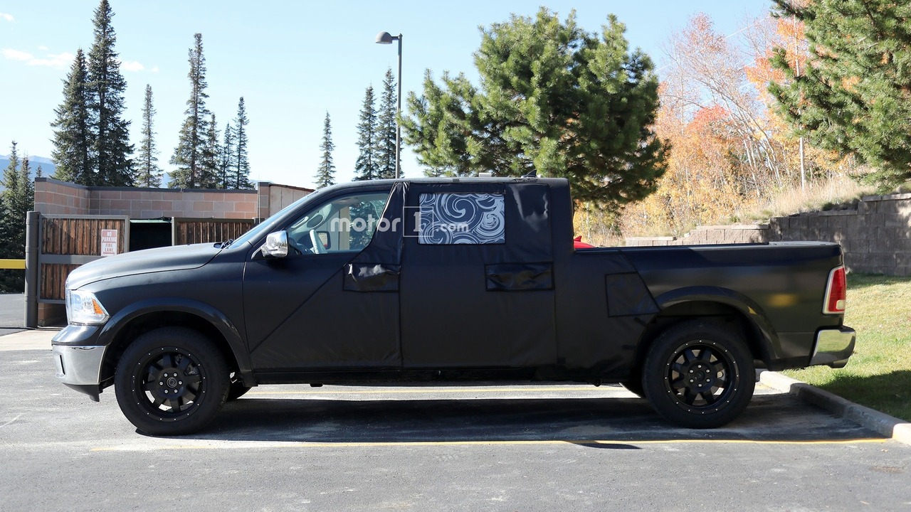 2018-ram-1500-mega-cab-spy-shots-8