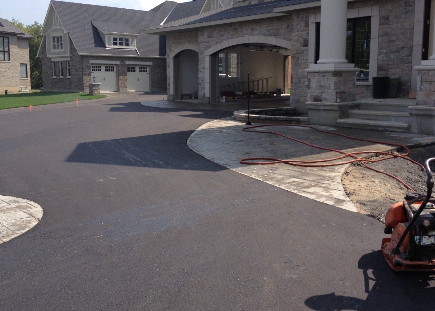 ottawa-driveway-paving-company-1400x1000