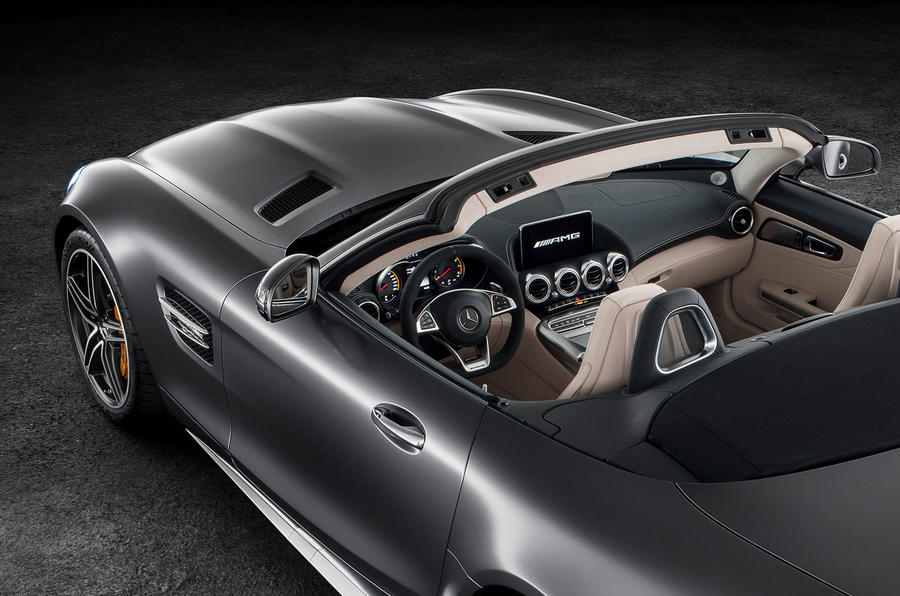 AMG GT C Roadster (R 190), 2016; Exterieur: designo selenitgrau magno; Interieur: Leder Nappa Exklusiv macchiatobeige; Kraftstoffverbrauch kombiniert: xx.x l/100 km, CO2-Emissionen kombiniert: xxx g/km//AMG GT C Roadster (R 190), 2016; exterior: designo selenit grey magno; interior:Nappa leather exclusive macchiato beige; fuel consumption, combined: xx,x l/100 km; combined CO2 emissions: xxx g/km