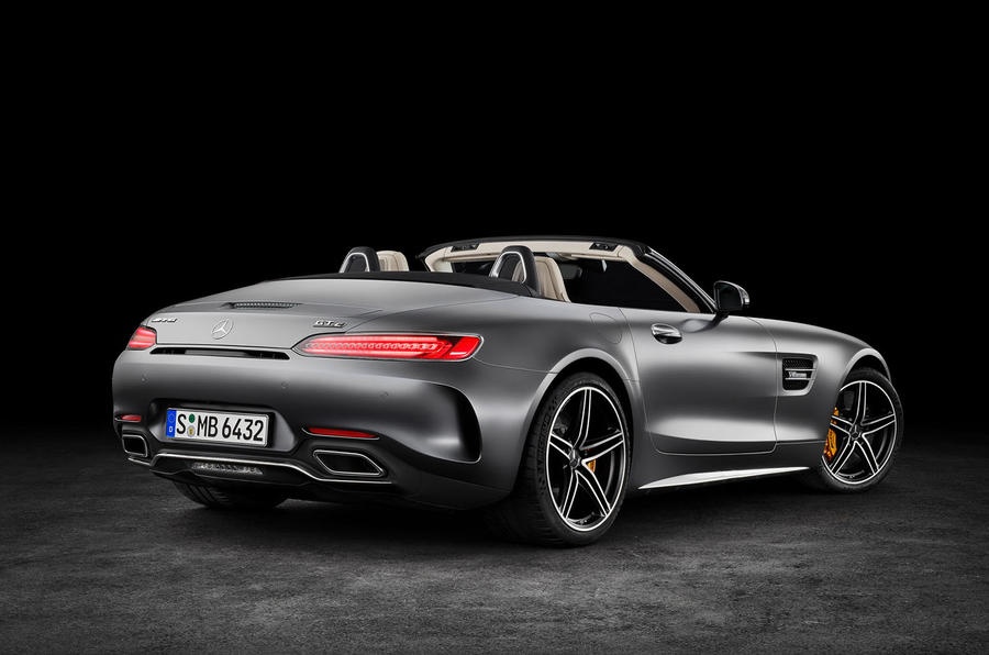 AMG GT C Roadster (R 190), 2016; Exterieur: designo selenitgrau magno; Interieur: Leder Nappa Exklusiv macchiatobeige; Kraftstoffverbrauch kombiniert: xx.x l/100 km, CO2-Emissionen kombiniert: xxx g/km//AMG GT C Roadster (R 190), 2016; exterior: designo selenit grey magno; interior:Nappa leather exclusive macchiato beige; fuel consumption, combined: xx,x l/100 km; combined CO2 emissions: xxx g/km