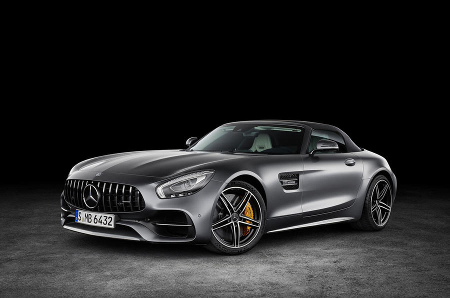 AMG GT C Roadster (R 190), 2016; Exterieur: designo selenitgrau magno, neuer AMG Panamericana Grill; Interieur: Leder Nappa Exklusiv macchiatobeige; Kraftstoffverbrauch kombiniert: xx.x l/100 km, CO2-Emissionen kombiniert: xxx g/km//AMG GT C Roadster (R 190), 2016; exterior: designo selenit grey magno, new AMG Panamericana Radiator grille; interior:Nappa leather exclusive macchiato beige; fuel consumption, combined: xx,x l/100 km; combined CO2 emissions: xxx g/km