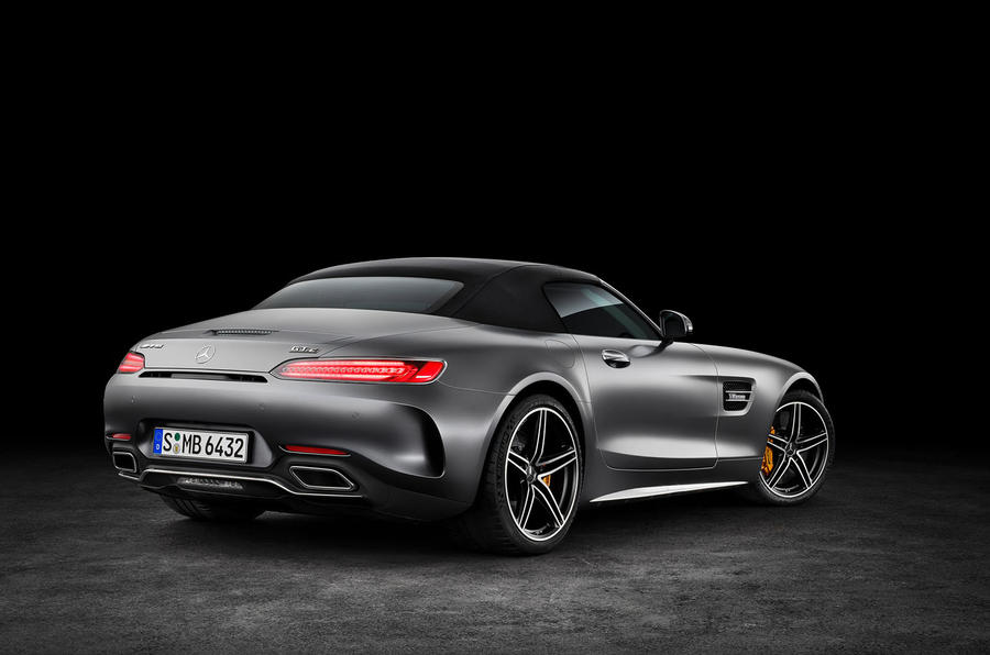 AMG GT C Roadster (R 190), 2016; Exterieur: designo selenitgrau magno; Interieur: Leder Nappa Exklusiv macchiatobeige; Kraftstoffverbrauch kombiniert: xx.x l/100 km, CO2-Emissionen kombiniert: xxx g/km//AMG GT C Roadster (R 190), 2016; exterior: designo selenit grey magno; interior:Nappa leather exclusive macchiato beige; fuel consumption, combined: xx,x l/100 km; combined CO2 emissions: xxx g/km