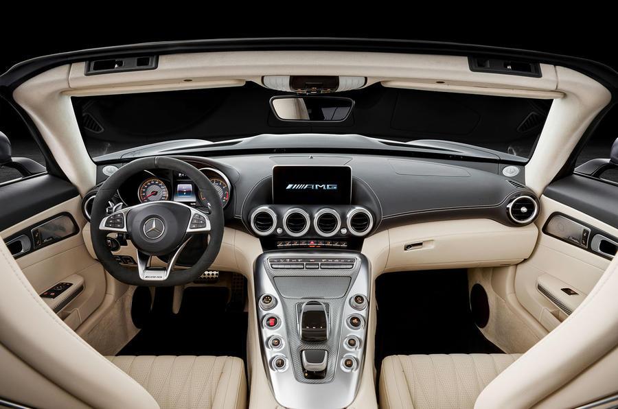 AMG GT C Roadster (R 190), 2016; Interieur: Leder Nappa Exklusiv macchiatobeige; Kraftstoffverbrauch kombiniert: xx.x l/100 km, CO2-Emissionen kombiniert: xxx g/km//AMG GT C Roadster (R 190), 2016; interior:Nappa leather exclusive macchiato beige; fuel consumption, combined: xx,x l/100 km; combined CO2 emissions: xxx g/km