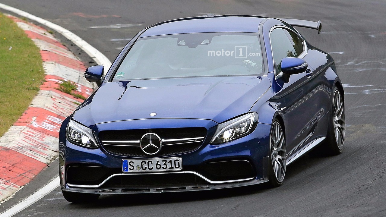 mercedes-amg-c63-r-coupe-spy-pics-1