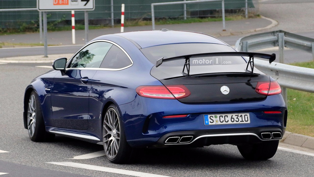 mercedes-amg-c63-r-coupe-spy-pics-11