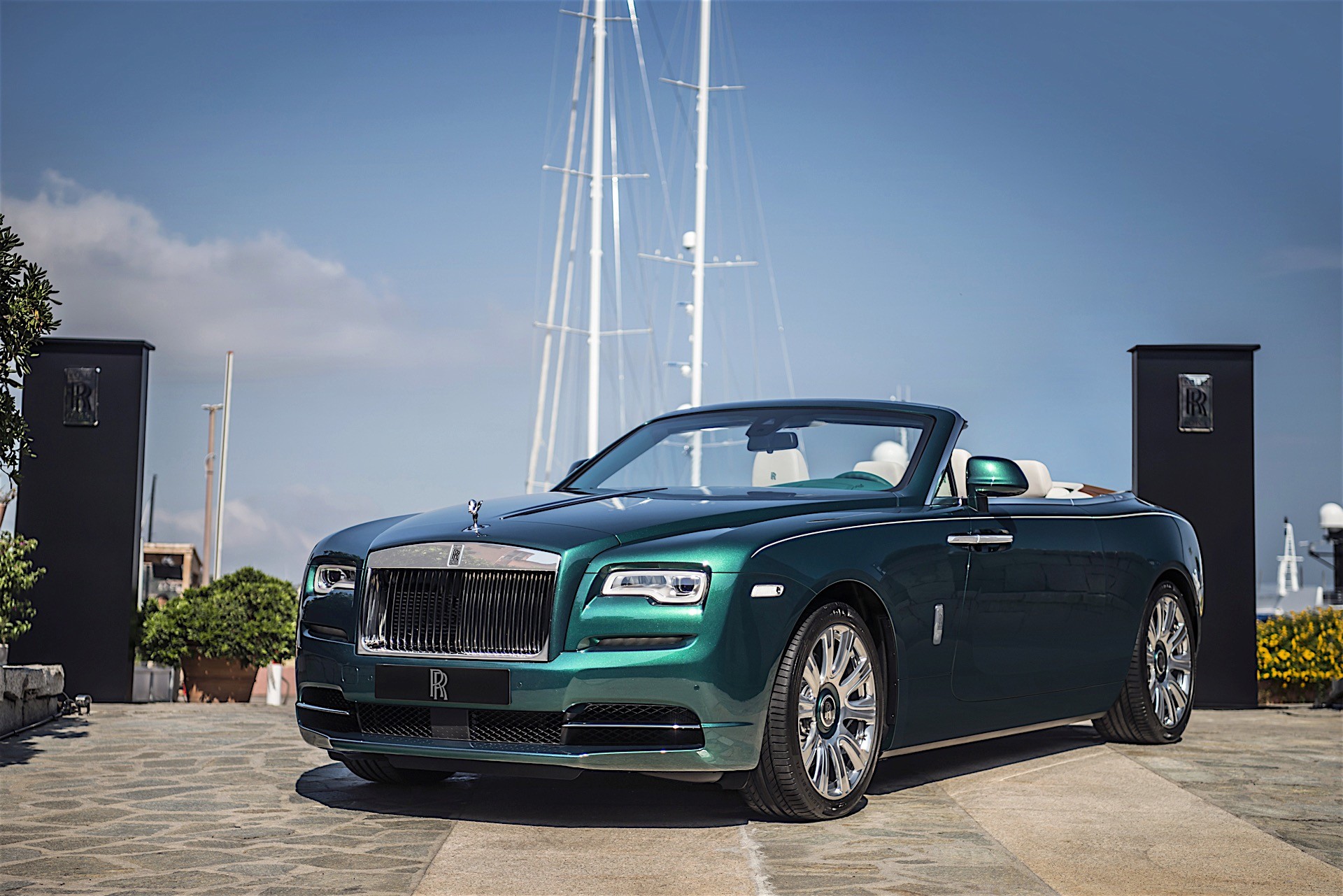 rolls-royce-opens-first-studio-in-asia_2