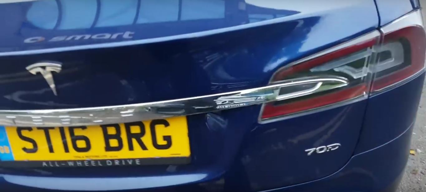 tesla-model-s-has-airborne-crash-in-the-uk-flies-into-mercedes-benz-dealership_6