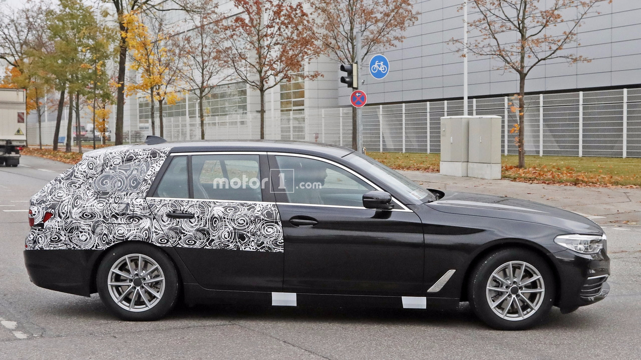 2017-bmw-5-series-touring-spy-photo-11