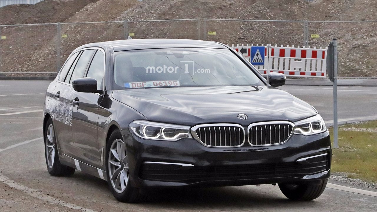 2017-bmw-5-series-touring-spy-photo-2