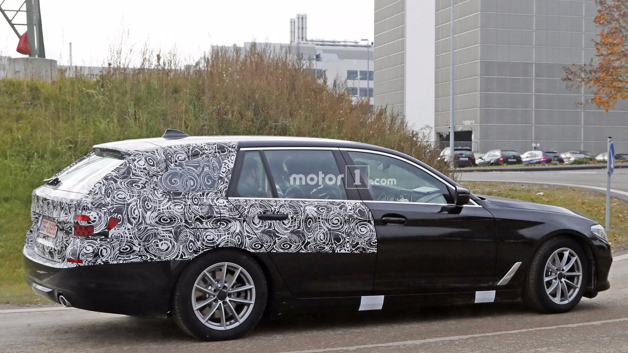 2017-bmw-5-series-touring-spy-photo-5