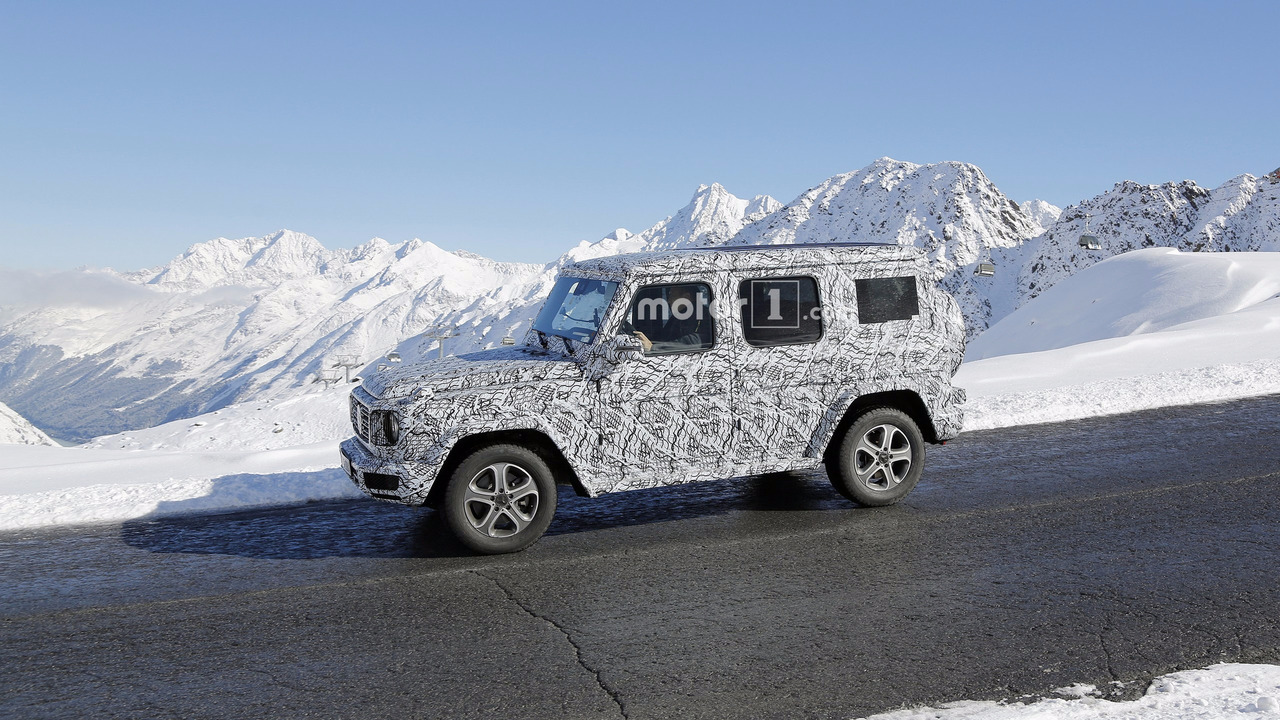 2018-mercedes-g-class-spy-photo-4