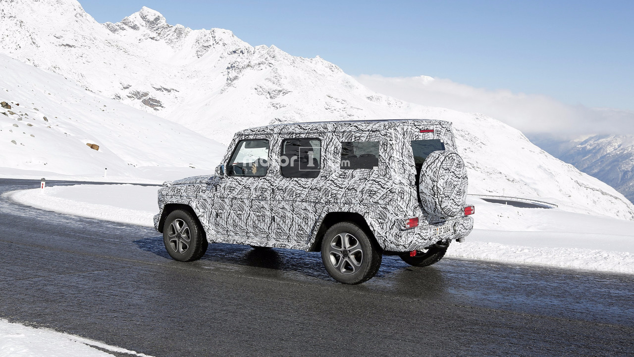 2018-mercedes-g-class-spy-photo-6