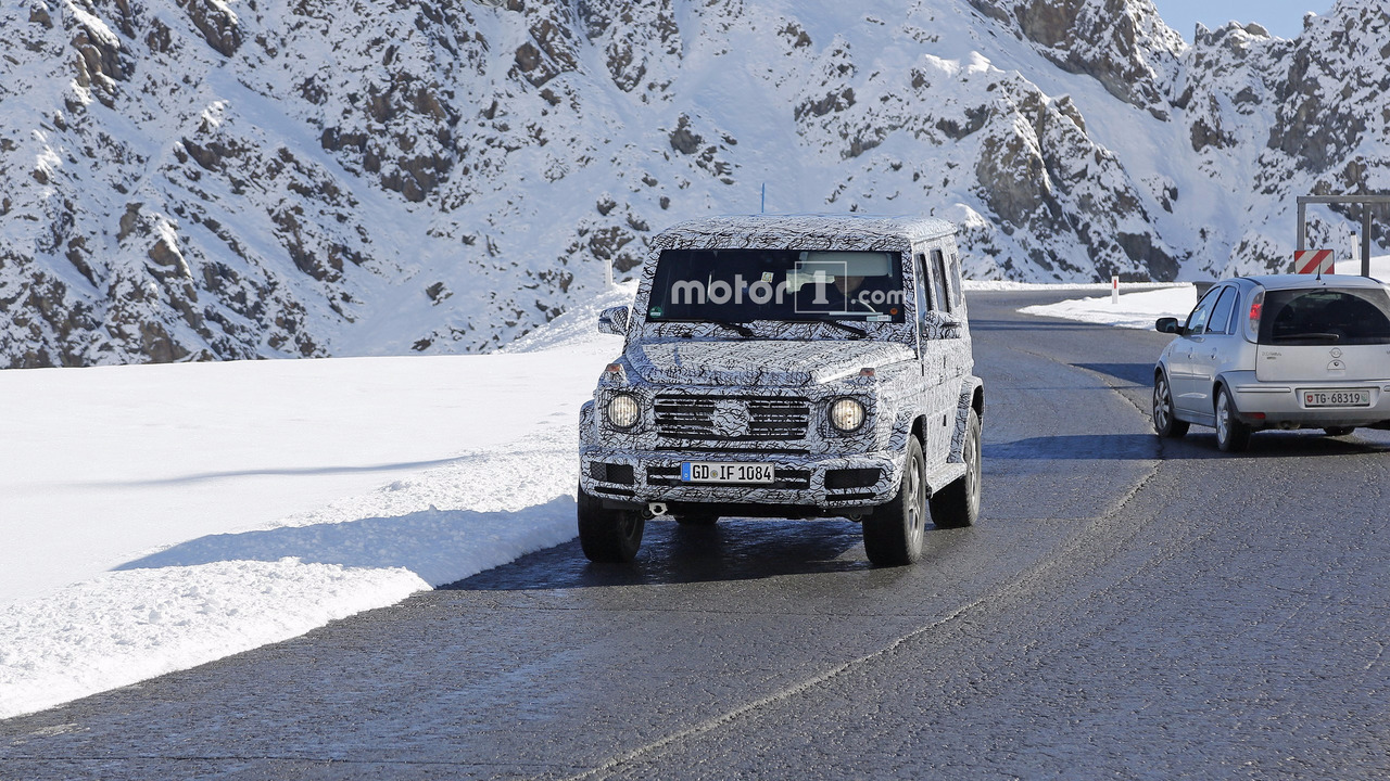 2018-mercedes-g-class-spy-photo