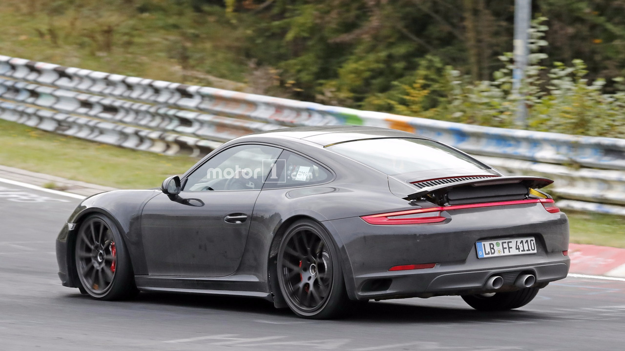 2019-porsche-911-spy-photo-15