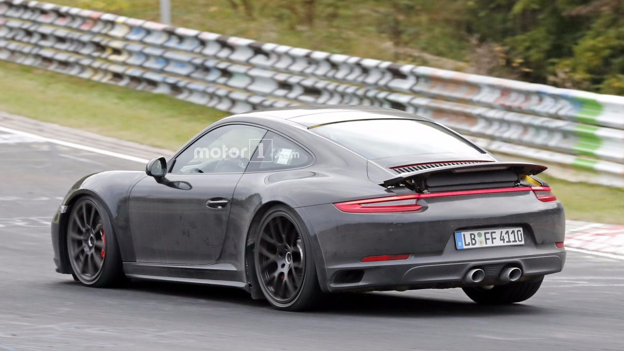 2019-porsche-911-spy-photo-16