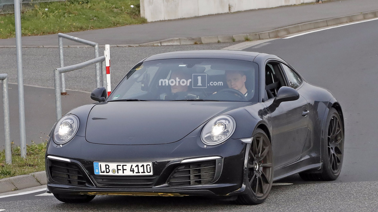 2019-porsche-911-spy-photo-2