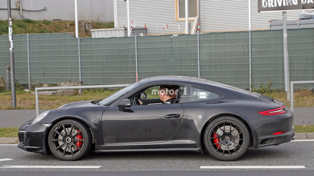 2019-porsche-911-spy-photo-5