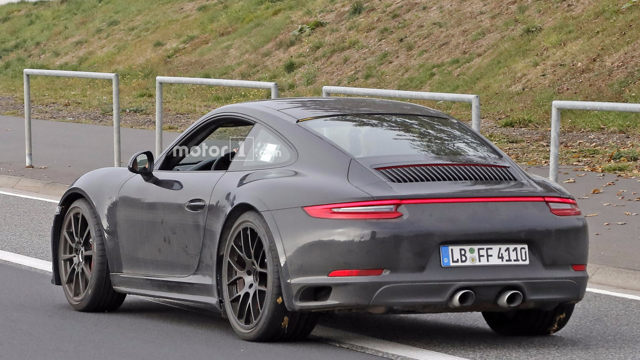 2019-porsche-911-spy-photo-9