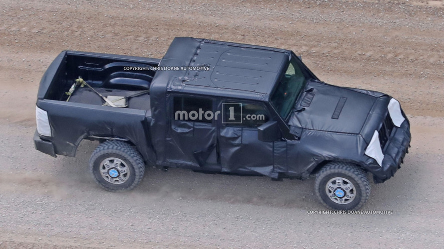 jeep-wrangler-pickup-truck-spy-photo