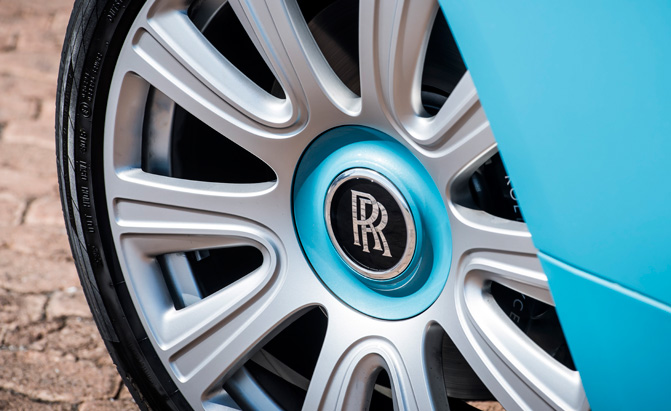 rolls-royce-center-cap