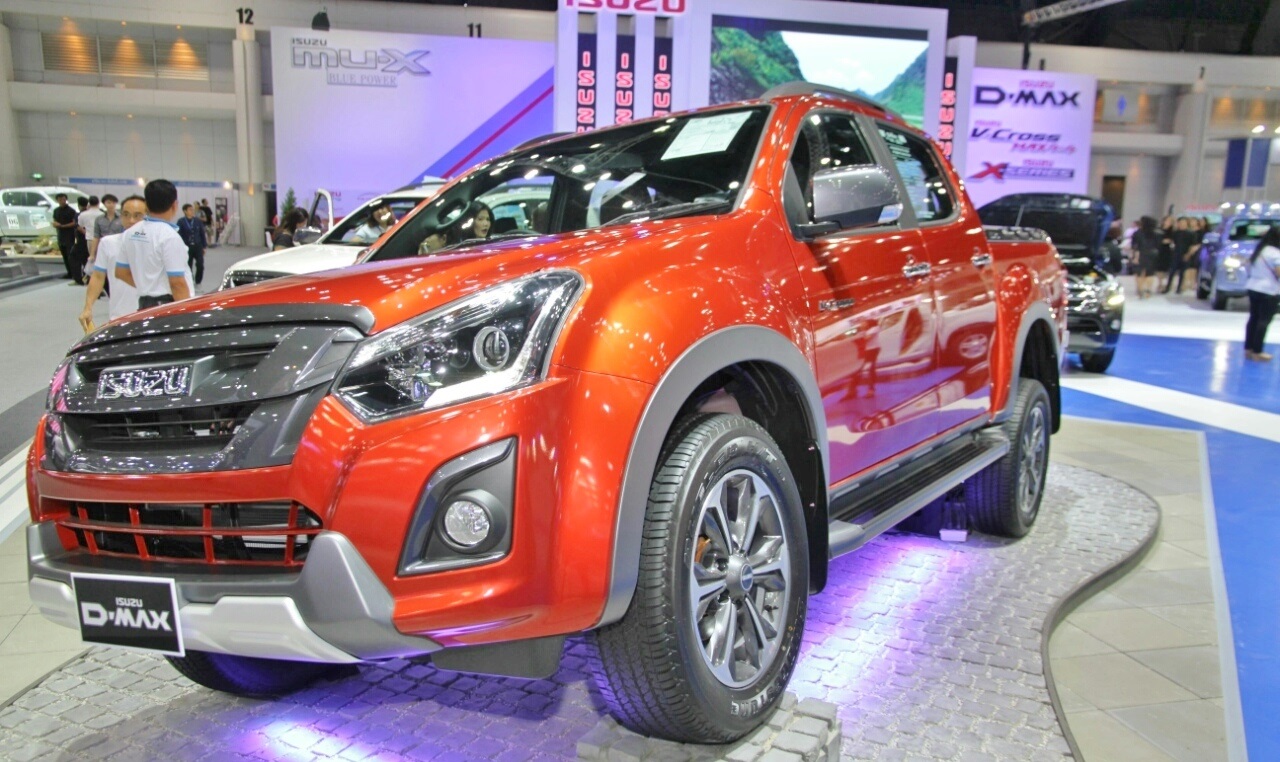 تدشين البيك أب “إيسوزو” D-Max V-Cross Max بمعرض سيارات تايلاند 2016 Isuzu