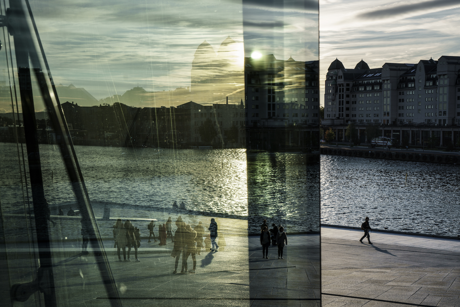 NORWAY. 2016. Oslo. People on the roof of the Oslo opera, designed by Snøhetta architects.