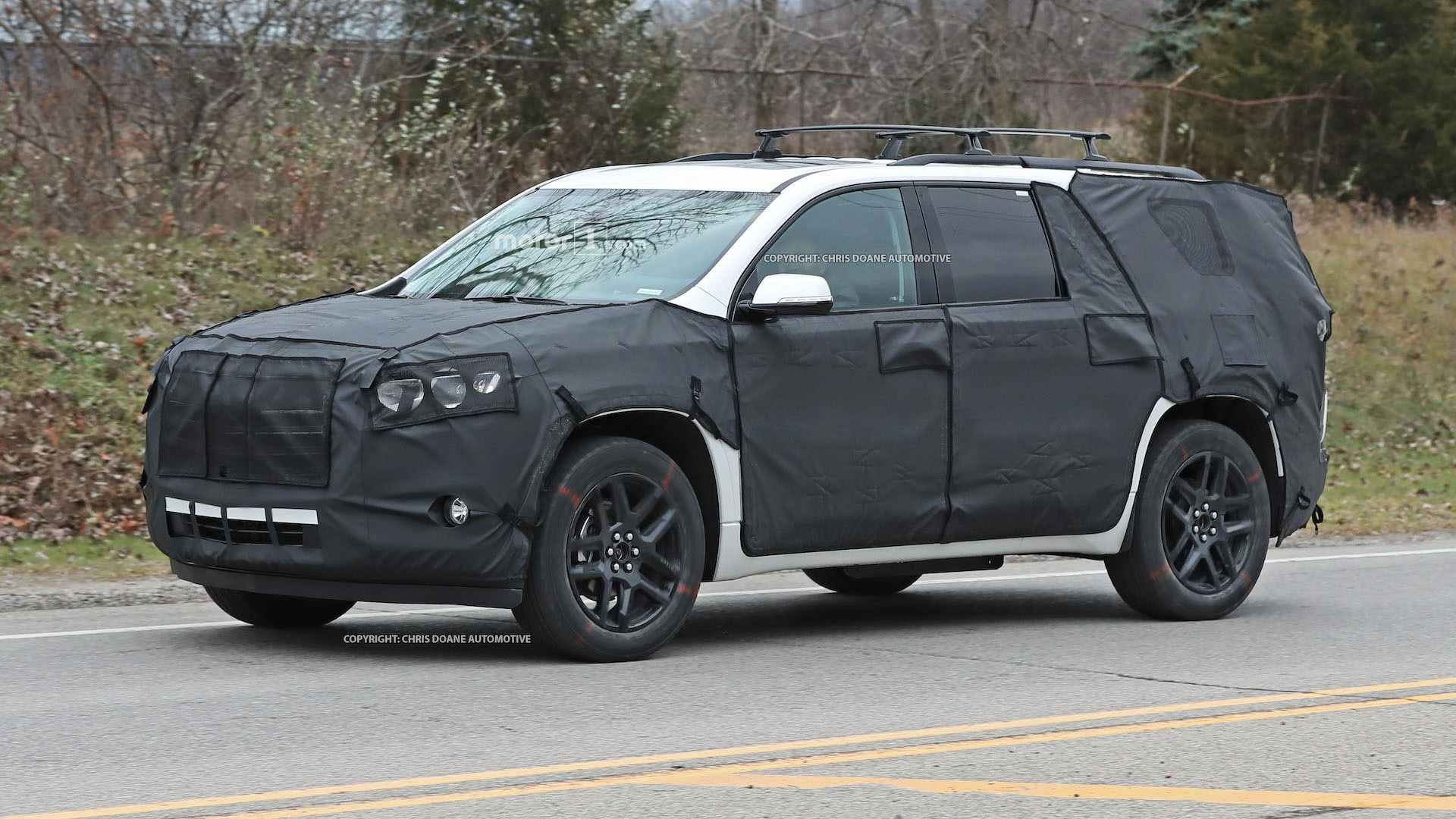 2018-chevy-cuv-spy-photos-5