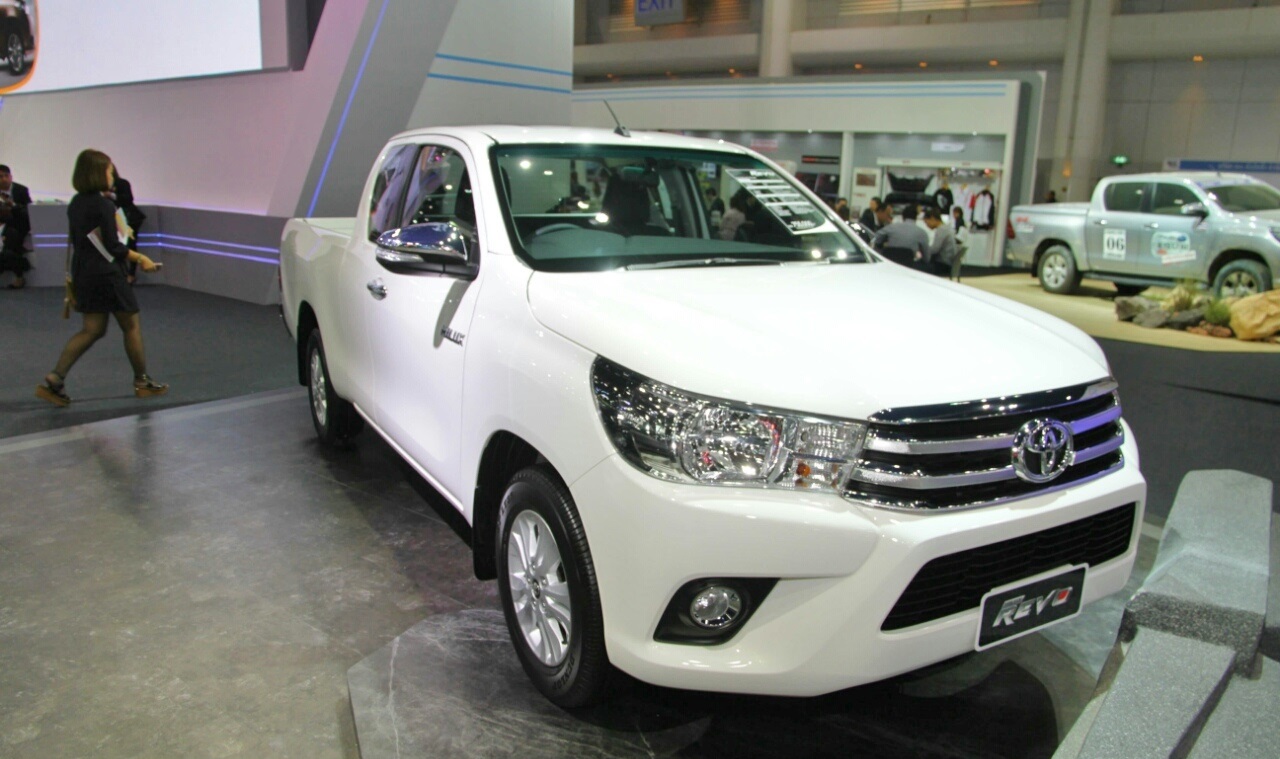 تدشين البيك أب “تويوتا” هايلكس ريفو 2016 بمعرض سيارات تايلاند Toyota Hilux Revo