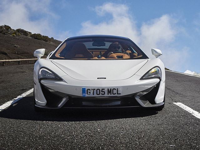 “مكلارين” تزيد فترة الضمان على سياراتهم لتصل لـ 12 عامًا McLaren