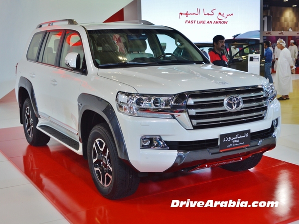 الكشف عن "تويوتا" لاند كروزر TRD موديل 2017 بمعرض سيارات عمان Toyota Land Cruiser 7