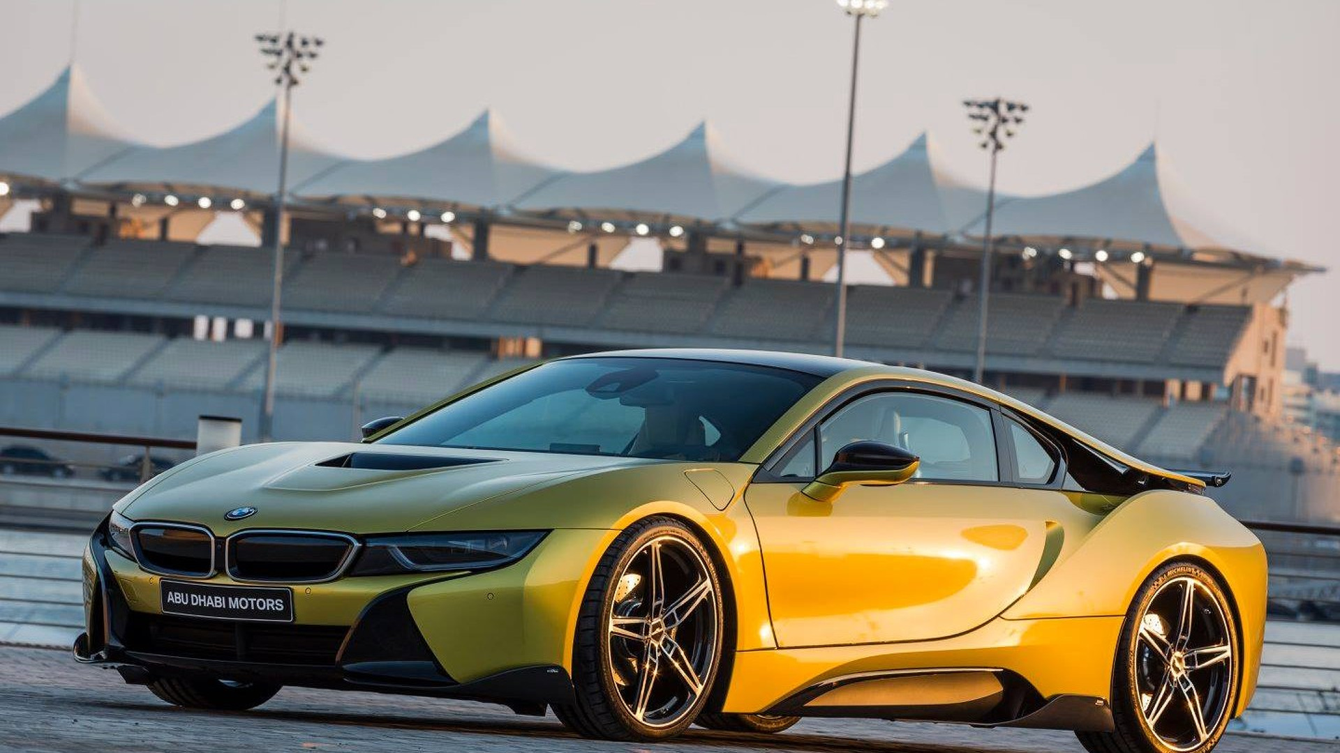 colorful-bmw-i8s-at-yas-marina-circuit-5