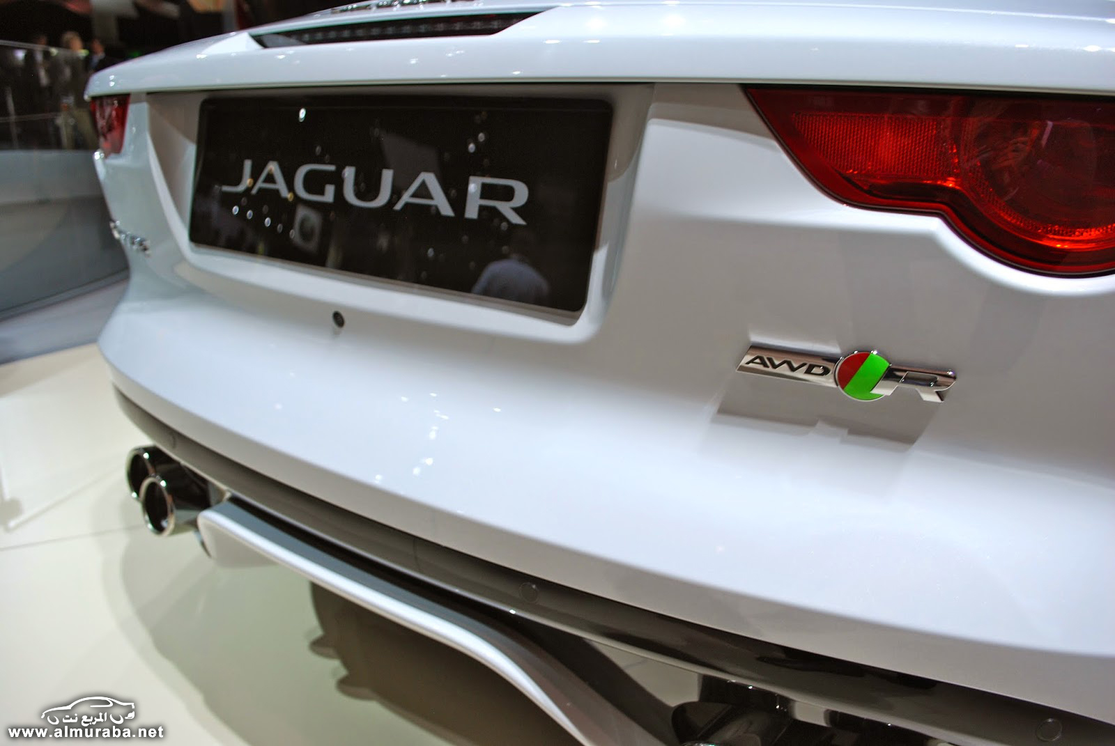 2016_Jaguar_Ftype_Live01