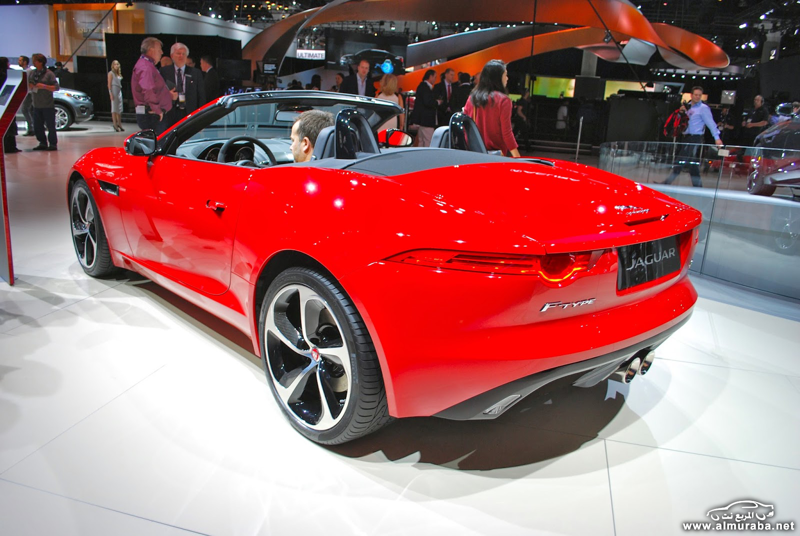 2016_Jaguar_Ftype_Live07