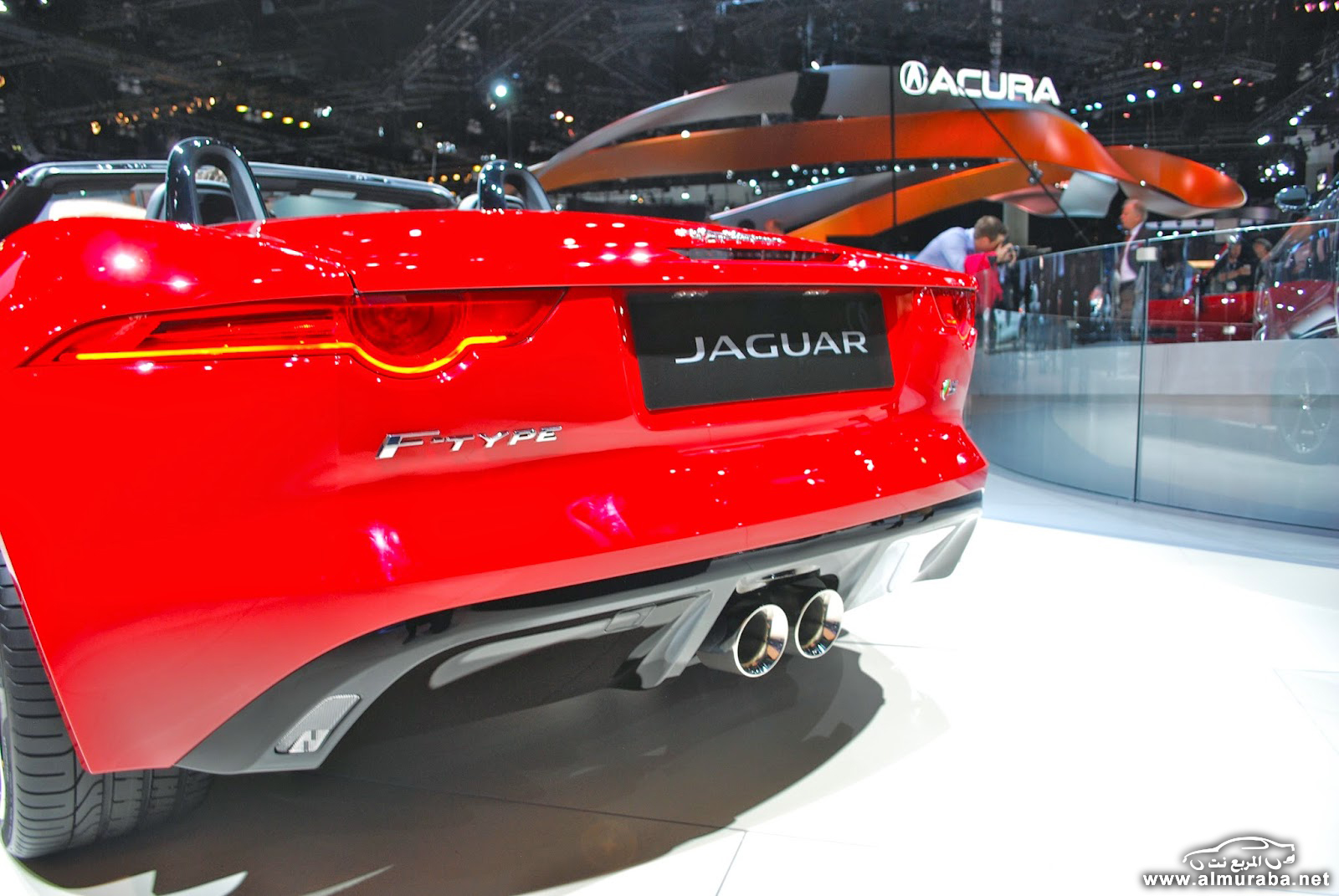 2016_Jaguar_Ftype_Live08