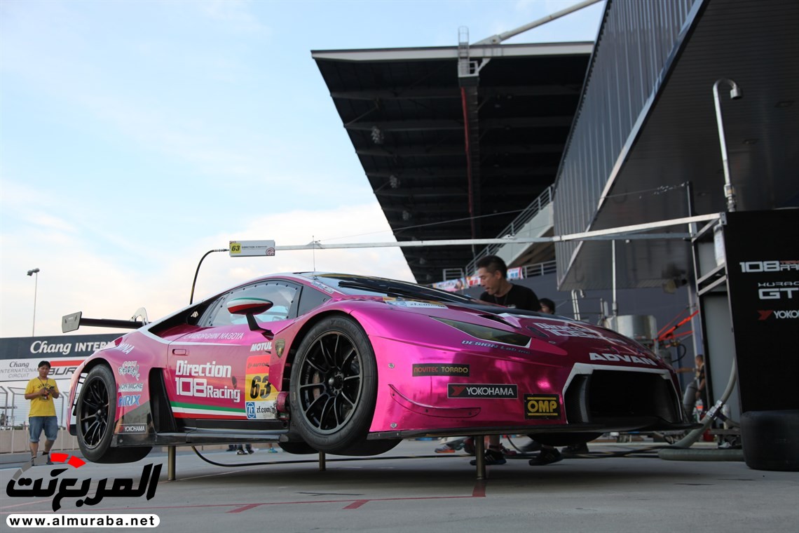 عرض سيارة السباق "لامبورجيني" هوراكان جي تي 3 وردية للبيع بالولايات المتحدة Lamborghini Huracan GT3 1