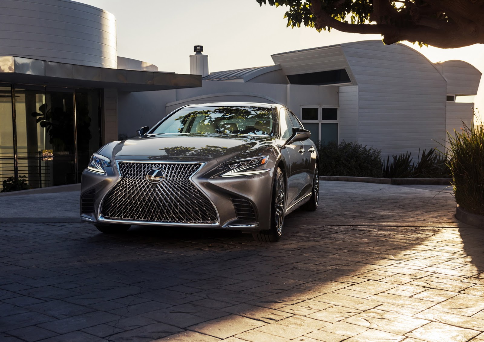 2018-lexus-ls-7