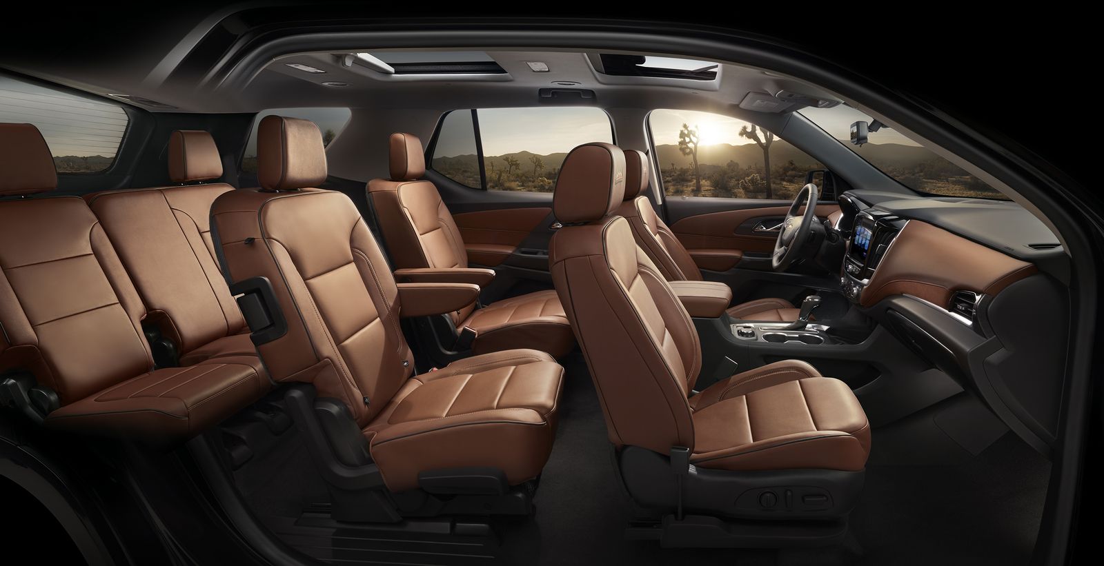 The 2018 Traverse’s enhanced Smart Slide® seat allows the curbside seat to tip up and slide forward, even with a forward-facing child seat in place, providing open and easy access to the third row. Third row legroom is expected to be the most spacious in the segment at 33.7 inches (856 mm).