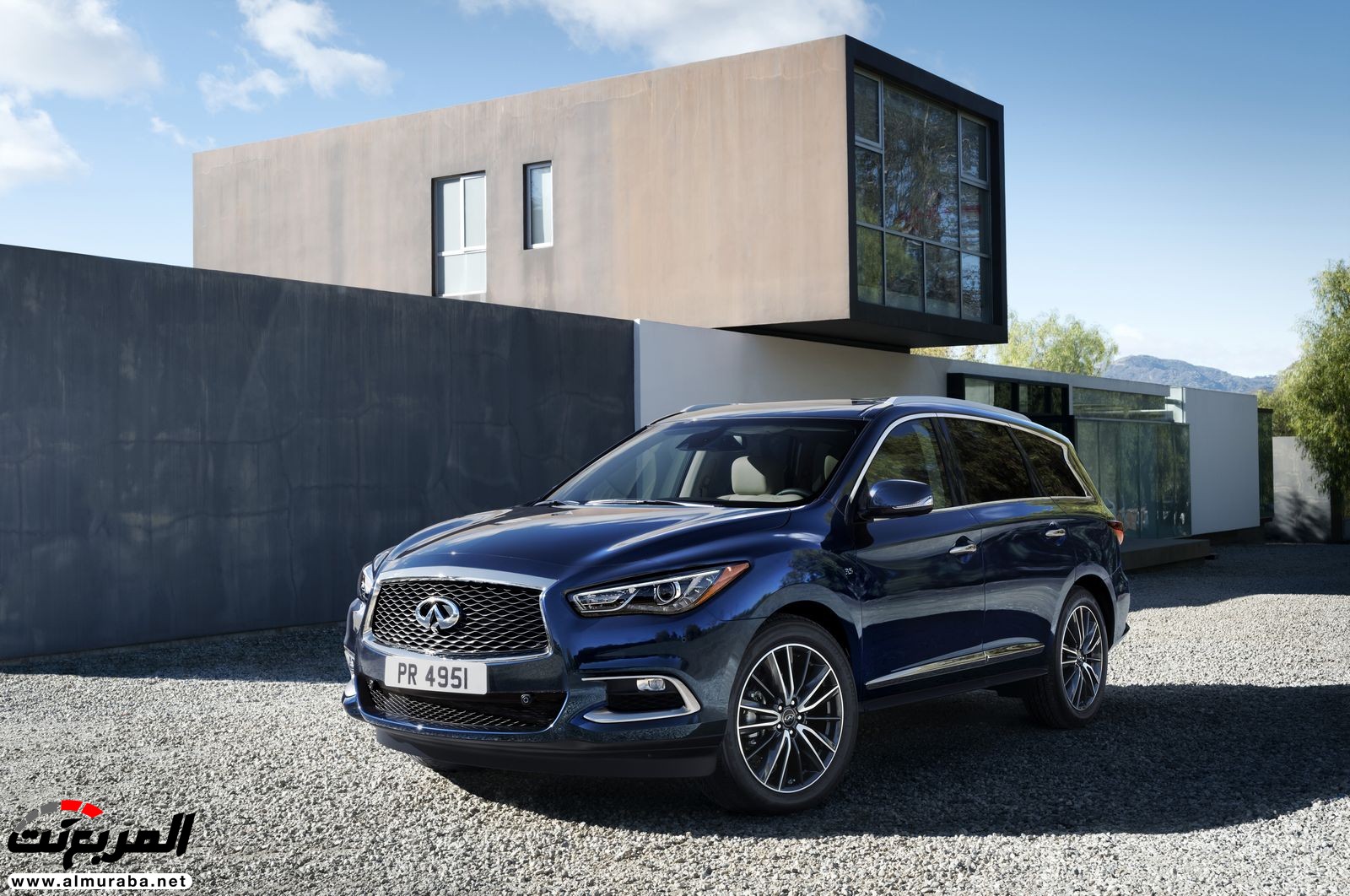 سرقة سيارتي "إنفينيتي" QX60 في وضح النهار من أمام معرضهما بشيكاغو Infiniti 5