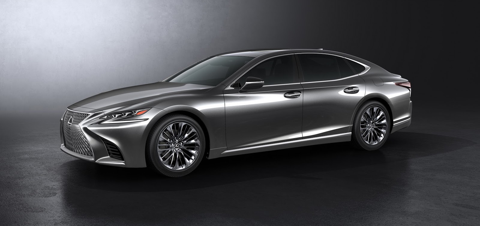 lexus-ls-18-15