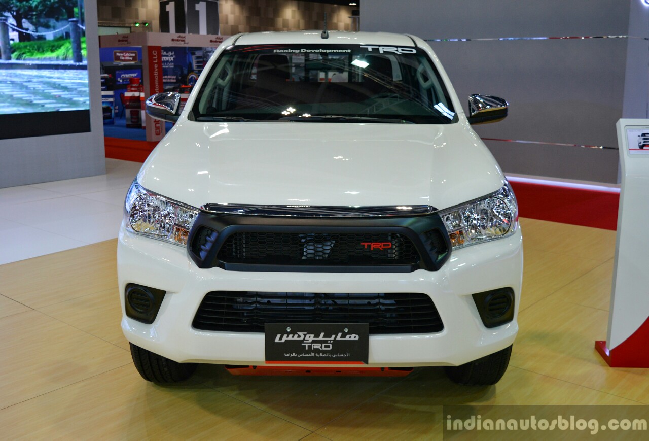 toyota-hilux-trd-front-motorshow-focus